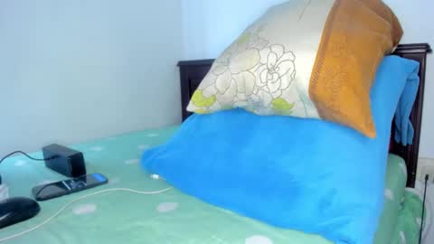 Dani online show from November 25, 2025, 5:02 pm