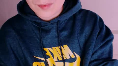 daniel_ruis16 online show from May 3, 2026, 8:04 pm
