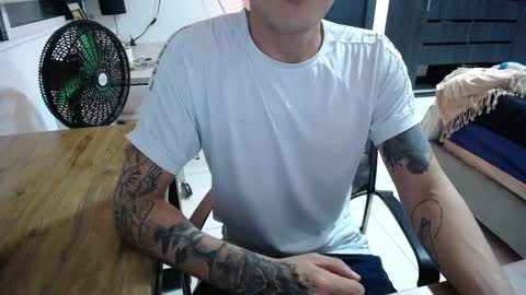 Snapshot of daniel_velez26 chatting on March 31, 2026, 4:57 am daniel_velez26 online show from March 31, 2026, 4:57 am