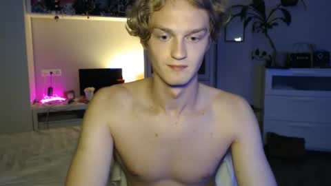Snapshot of daniel_yumm chatting on July 19, 2026, 8:45 pm Daniel online show from July 19, 2026, 8:45 pm