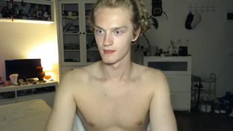 Snapshot of daniel_yumm chatting on July 21, 2026, 11:29 pm Daniel online show from July 21, 2026, 11:29 pm