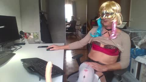 newcumer online show from January 20, 2025, 11:35 am