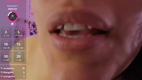 Snapshot of daniela_b25 chatting on July 23, 2026, 4:43 am daniela_b25 online show from July 23, 2026, 4:43 am
