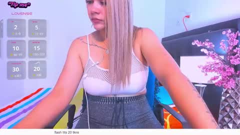 Snapshot of daniela_beauty chatting on February 23, 2026, 6:05 pm daniela online show from February 23, 2026, 6:05 pm