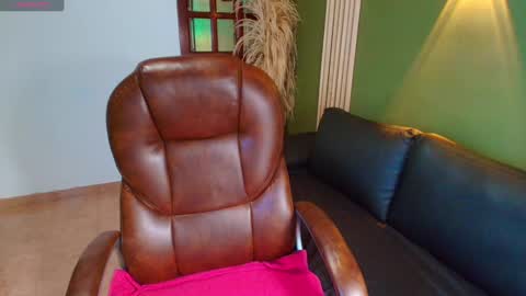 danielamonroe online show from September 9, 2025, 8:19 pm