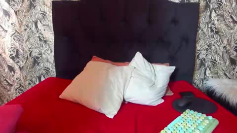 danielamonroe online show from November 18, 2025, 8:46 pm