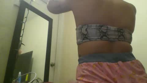 Snapshot of danielatrans662135 chatting on February 1, 2025, 6:10 am DANIELA online show from February 1, 2025, 6:10 am