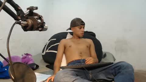 danielitopapii online show from December 18, 2024, 10:57 pm