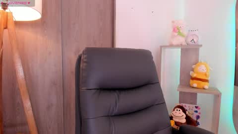 Danielle Rose online show from October 15, 2025, 9:37 pm