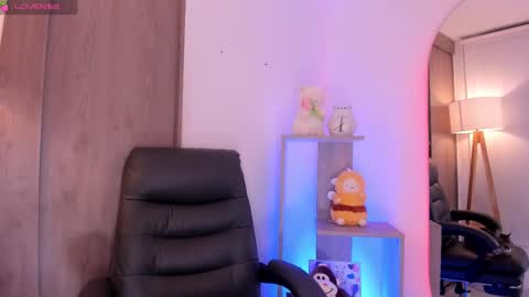 Danielle Rose online show from November 14, 2025, 11:02 pm