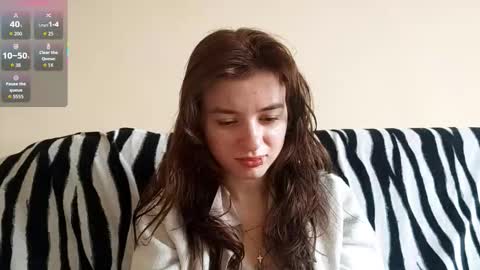 Mia online show from December 22, 2025, 6:54 am