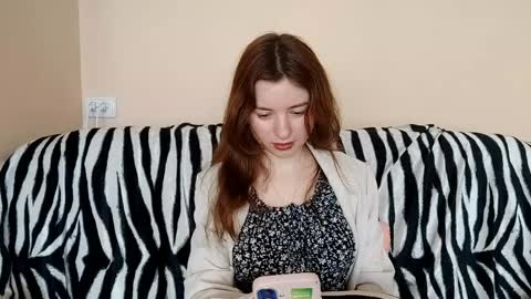 Mia online show from April 13, 2026, 11:05 am