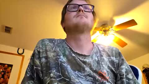 Snapshot of danielp_mod_cb chatting on February 10, 2026, 9:08 pm Daniel y. online show from February 10, 2026, 9:08 pm