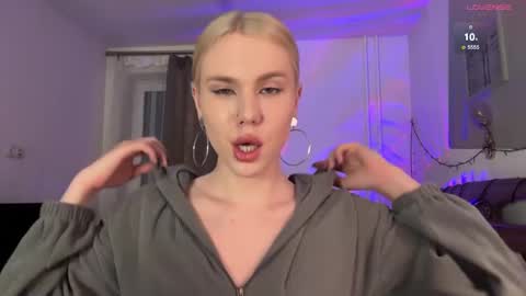 Snapshot of danielpaige_ chatting on January 17, 2025, 6:23 pm GABRIEL online show from January 17, 2025, 6:23 pm