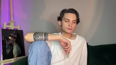 danieltuckerr online show from October 2, 2025, 2:29 am