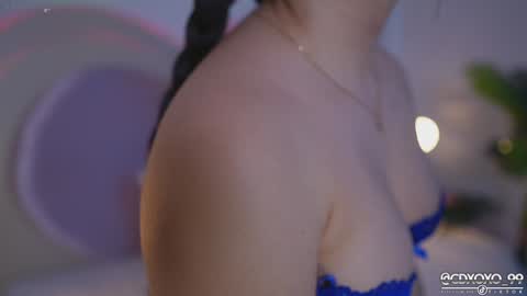 Snapshot of danii_xoxo chatting on December 11, 2024, 10:27 pm online show from December 11, 2024, 10:27 pm