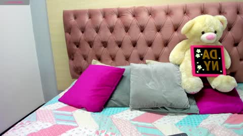 Snapshot of daniibelluci chatting on January 17, 2025, 7:51 am DaniiBelluci online show from January 17, 2025, 7:51 am