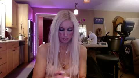 DanikaWhite69 online show from April 8, 2026, 12:27 pm