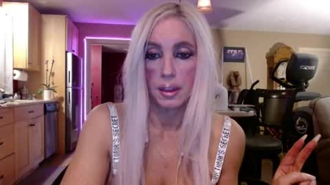 DanikaWhite69 online show from April 14, 2026, 2:56 pm