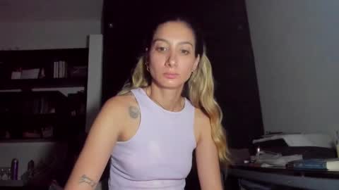 Snapshot of danikrosse chatting on September 11, 2025, 5:40 am Danik online show from September 11, 2025, 5:40 am