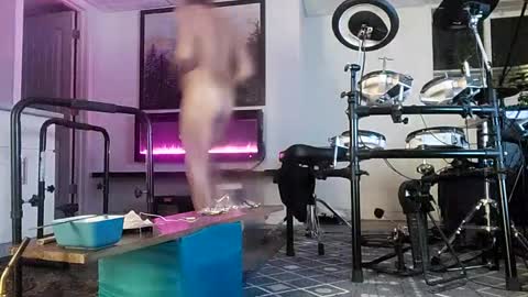 Snapshot of danimal5000 chatting on October 8, 2025, 4:32 am danimal5000 online show from October 8, 2025, 4:32 am