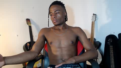 dann_hill_1 online show from December 2, 2024, 11:18 pm