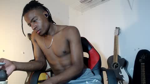 dann_hill_1 online show from December 7, 2024, 2:31 am