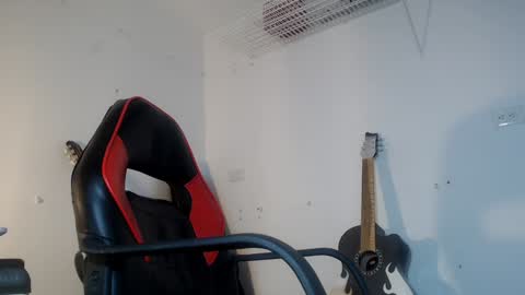 dann_hill_1 online show from January 8, 2025, 2:03 am