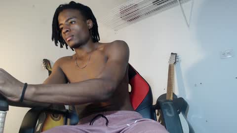 dann_hill_1 online show from January 27, 2025, 5:37 pm