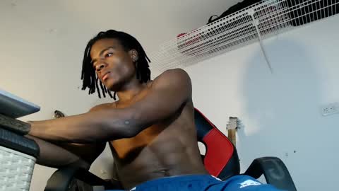 dann_hill_1 online show from February 5, 2025, 10:44 pm