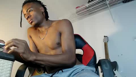 dann_hill_1 online show from February 12, 2025, 6:51 pm