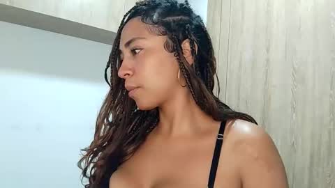 Snapshot of danna__ross chatting on April 23, 2026, 12:56 am Danna Ross online show from April 23, 2026, 12:56 am