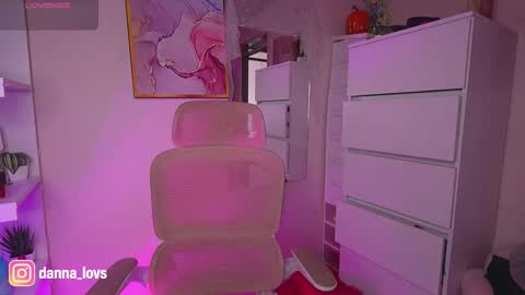 Danna Lovs online show from October 21, 2025, 5:35 pm