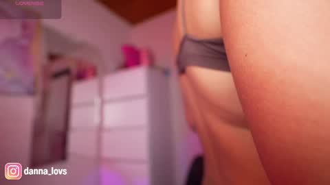 Danna Lovs online show from April 4, 2026, 10:13 am