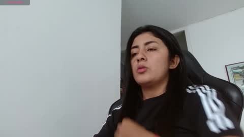 Snapshot of danna_peterson chatting on November 10, 2025, 7:46 pm Danna online show from November 10, 2025, 7:46 pm