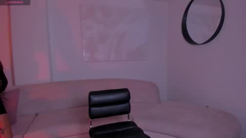 Danna Cruz  online show from September 13, 2025, 7:13 pm