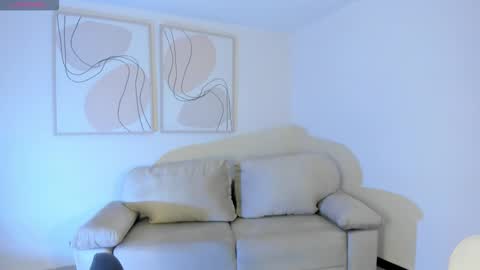 Danna Cruz  online show from March 3, 2026, 7:09 pm