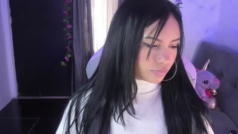 Snapshot of danniela_ferrer_v chatting on November 21, 2025, 1:43 pm online show from November 21, 2025, 1:43 pm