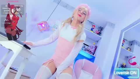 Danni  Sebastian online show from January 19, 2026, 12:53 pm