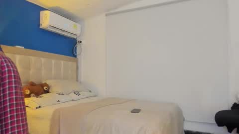 Snapshot of danny_winslow chatting on September 24, 2025, 2:48 am Danny online show from September 24, 2025, 2:48 am