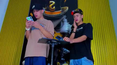 Snapshot of dante_brown1 chatting on November 6, 2025, 10:10 pm dante_brown1 online show from November 6, 2025, 10:10 pm