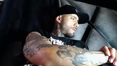 Snapshot of dante_d_angelo_ chatting on February 19, 2026, 8:21 am dante_d_angelo_ online show from February 19, 2026, 8:21 am