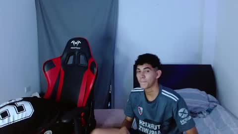 Snapshot of dante_lord chatting on December 4, 2024, 4:43 am Dante online show from December 4, 2024, 4:43 am