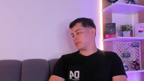 Snapshot of dante_seductor chatting on February 8, 2026, 8:23 pm Dante online show from February 8, 2026, 8:23 pm