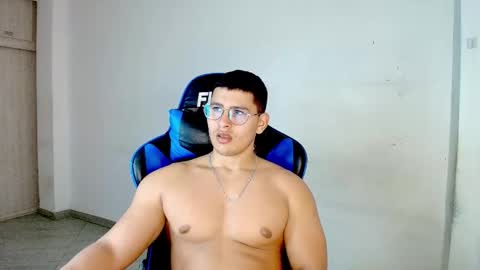 Snapshot of dantraxx chatting on February 23, 2026, 8:39 pm Dantraxx online show from February 23, 2026, 8:39 pm