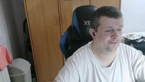 danysanchez1981 online show from May 22, 2026, 9:26 am
