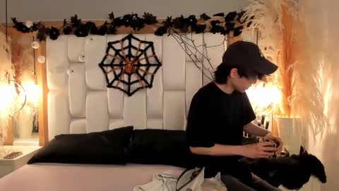 daphne_and_roger online show from October 17, 2025, 11:35 am