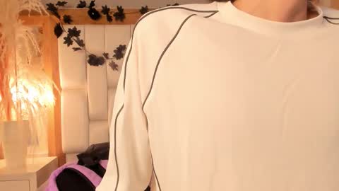 daphne_and_roger online show from December 17, 2025, 11:05 am