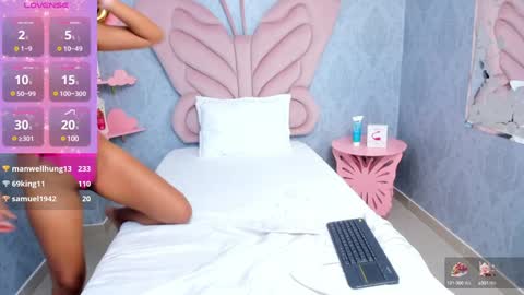 Daphne  online show from December 26, 2024, 1:21 pm