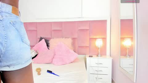 Daphne online show from December 10, 2024, 2:16 am